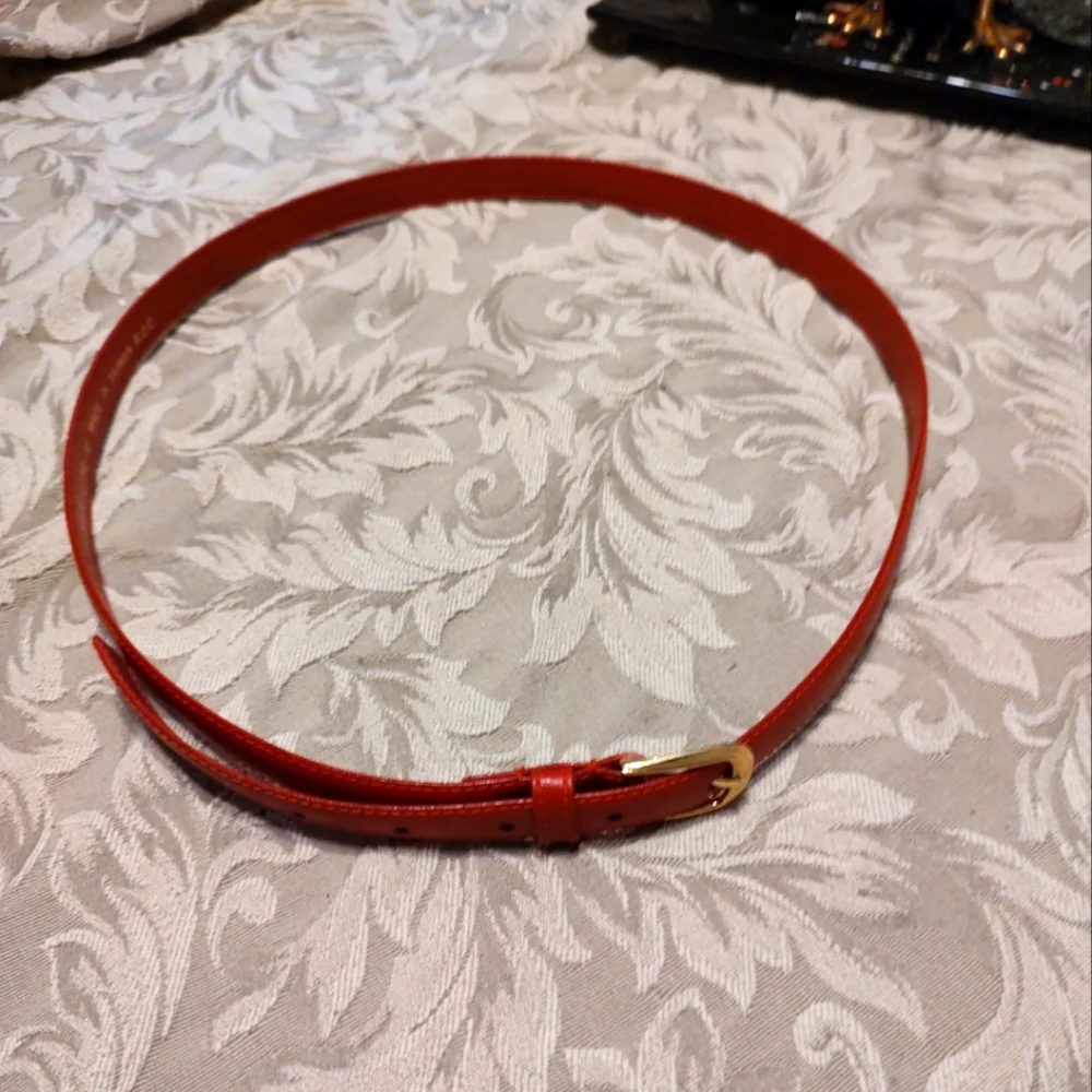 🍒 Lovely Vintage 70's Cherry Red Genuine Bonded Leather & Gold Belt - M/L - Picture 3 of 16